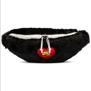 Nike x Olivia Kim Heritage Faux Fur Belt Bag black  CT7959-010